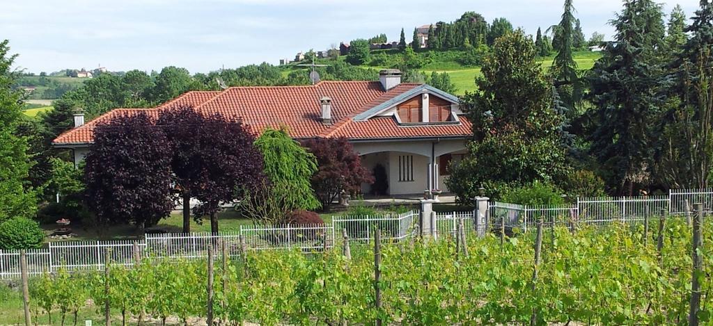 B&B Vigneto Pardom Montiglio Exterior photo
